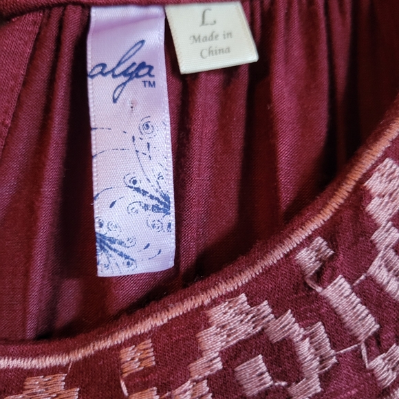 Women's top - Picture 2 of 3